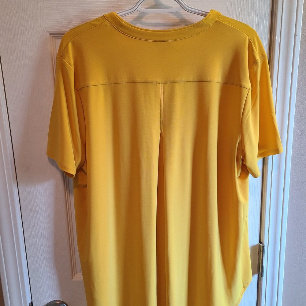 Yellow top - Picture 2 of 3